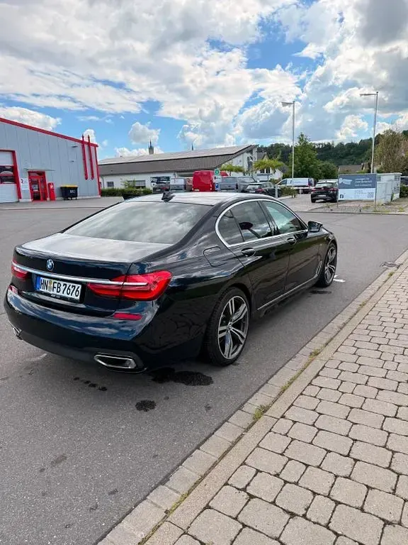 Gebraucht BMW 740L Performance 326 PS (239 kW) 2018 Schwarz Limousine