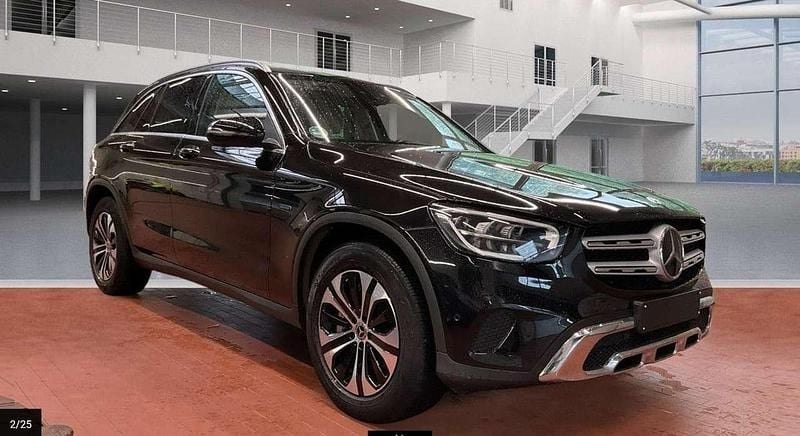 Schwarz Gebraucht 2021 Mercedes GLC300e SUV | 33.980 € (Superpreis) - Bild 1/3