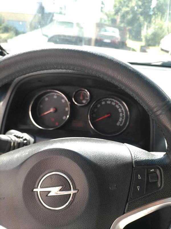 Gebraucht Opel Antara 163 PS (119 kW) 2011 Grau SUV