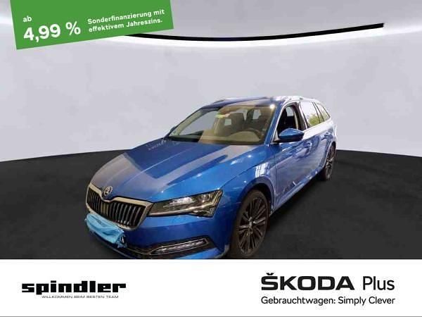Blau (raceblau metallic) Gebraucht 2022 Skoda Superb Style Kombi | 31.661 € (Fairer Preis) - Bild 1/3