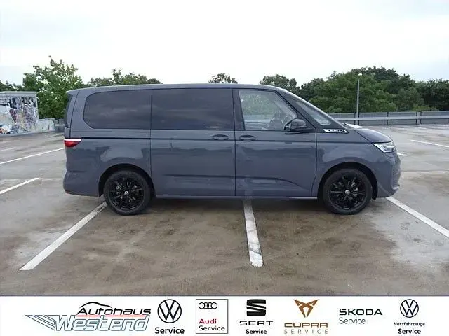 Gebraucht VW T7 Life 150 PS (110 kW) 2025 Pure grey (grau) Van