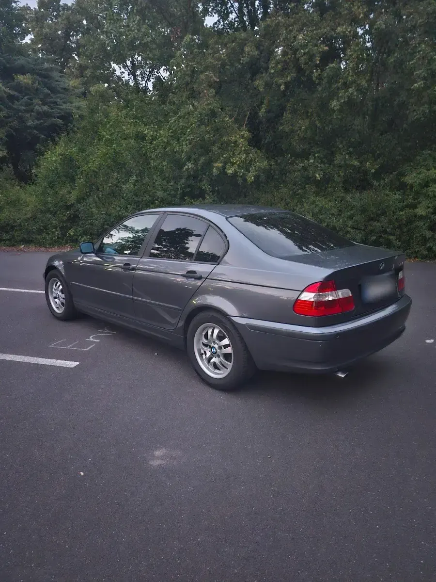 Gebraucht BMW 318 Basis 143 PS (105 kW) 2002 Grau Limousine