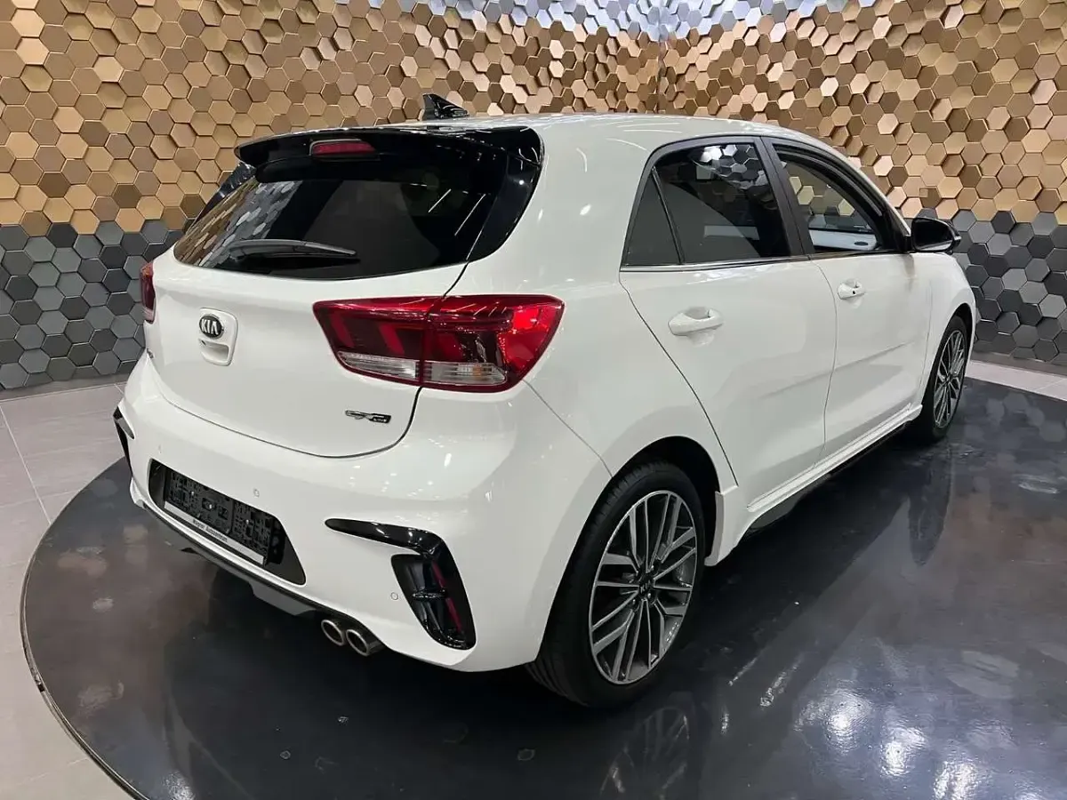 Gebraucht Kia Rio GT-Line 120 PS (88 kW) 2018 Clear white Limousine