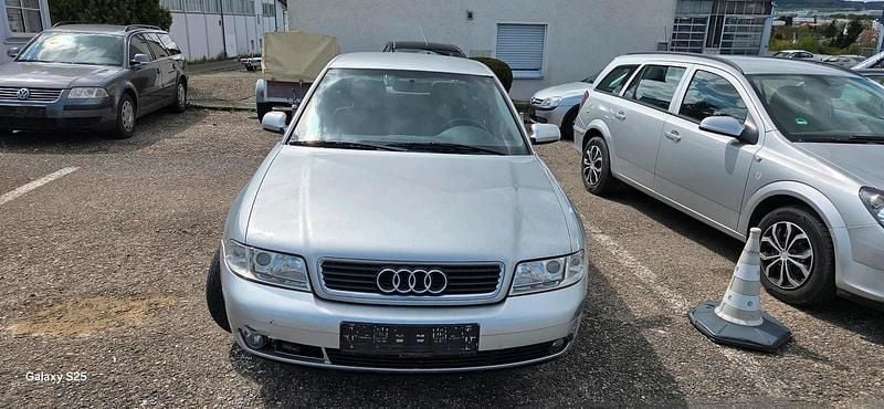 Silber Gebraucht 1999 Audi A4 Limousine | 690 € (Superpreis) - Bild 1/4