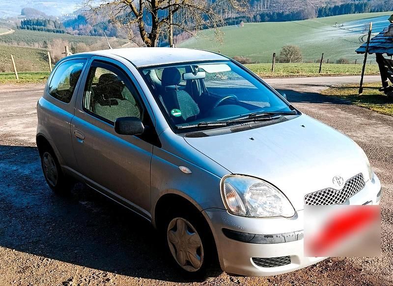 Gebraucht Toyota Yaris 65 PS (47 kW) 2003 Silber Kleinwagen