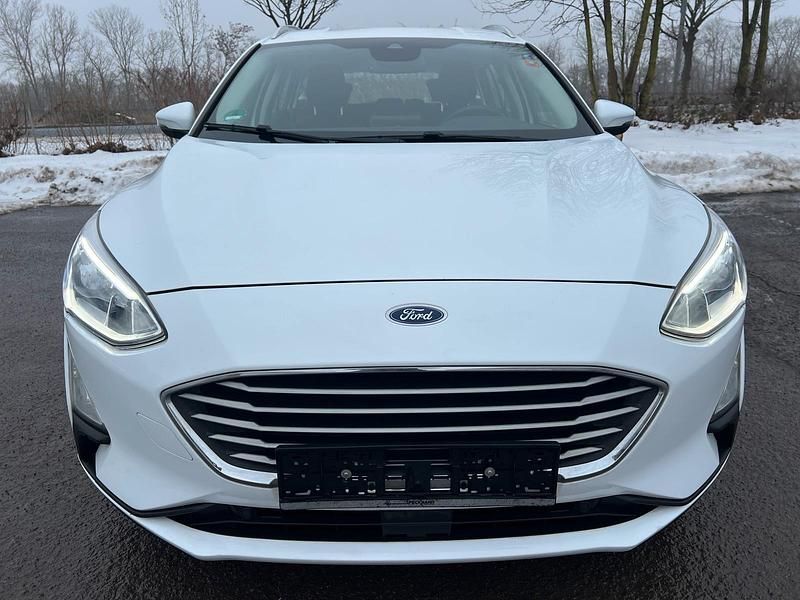 Gebraucht Ford Focus Cool & Connect 95 PS (69 kW) 2019 Weiß Kombi