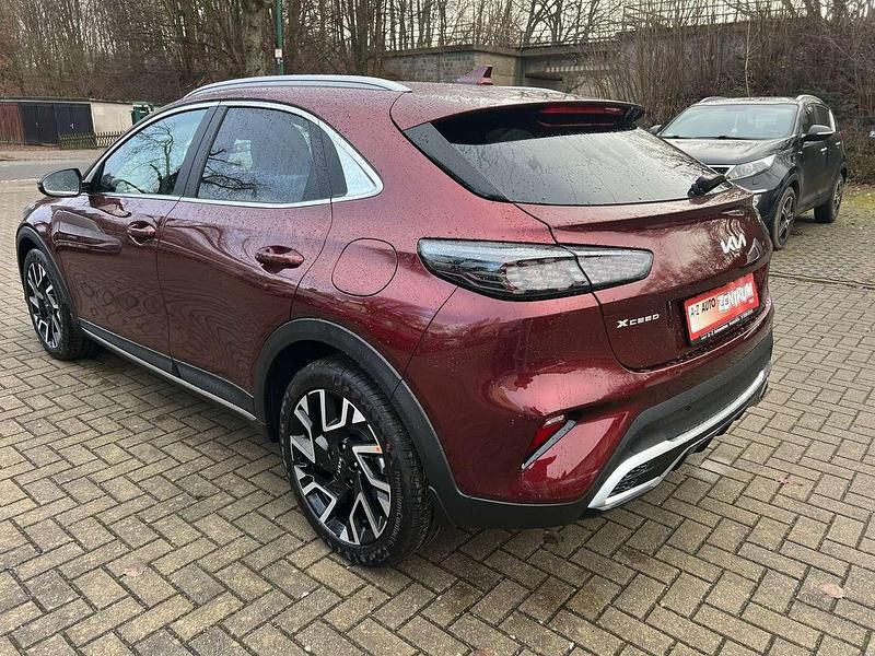 Gebraucht Kia XCeed 150 PS (110 kW) 2025 (ard) magmarot met. SUV