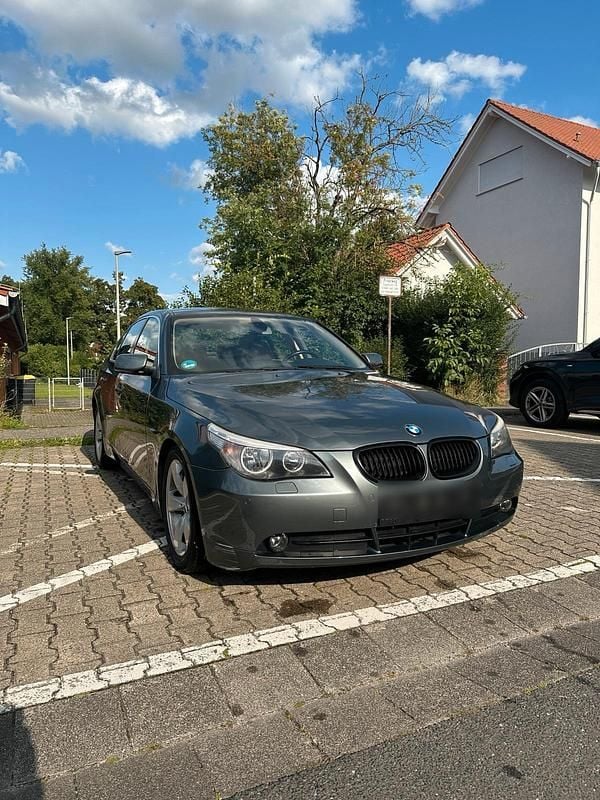 Grau Gebraucht 2003 BMW 520 Limousine | 2.900 € (Superpreis) - Bild 1/4