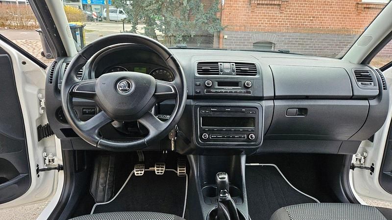 Gebraucht Skoda Roomster 86 PS (63 kW) 2013 Weiß Van / Kleinbus