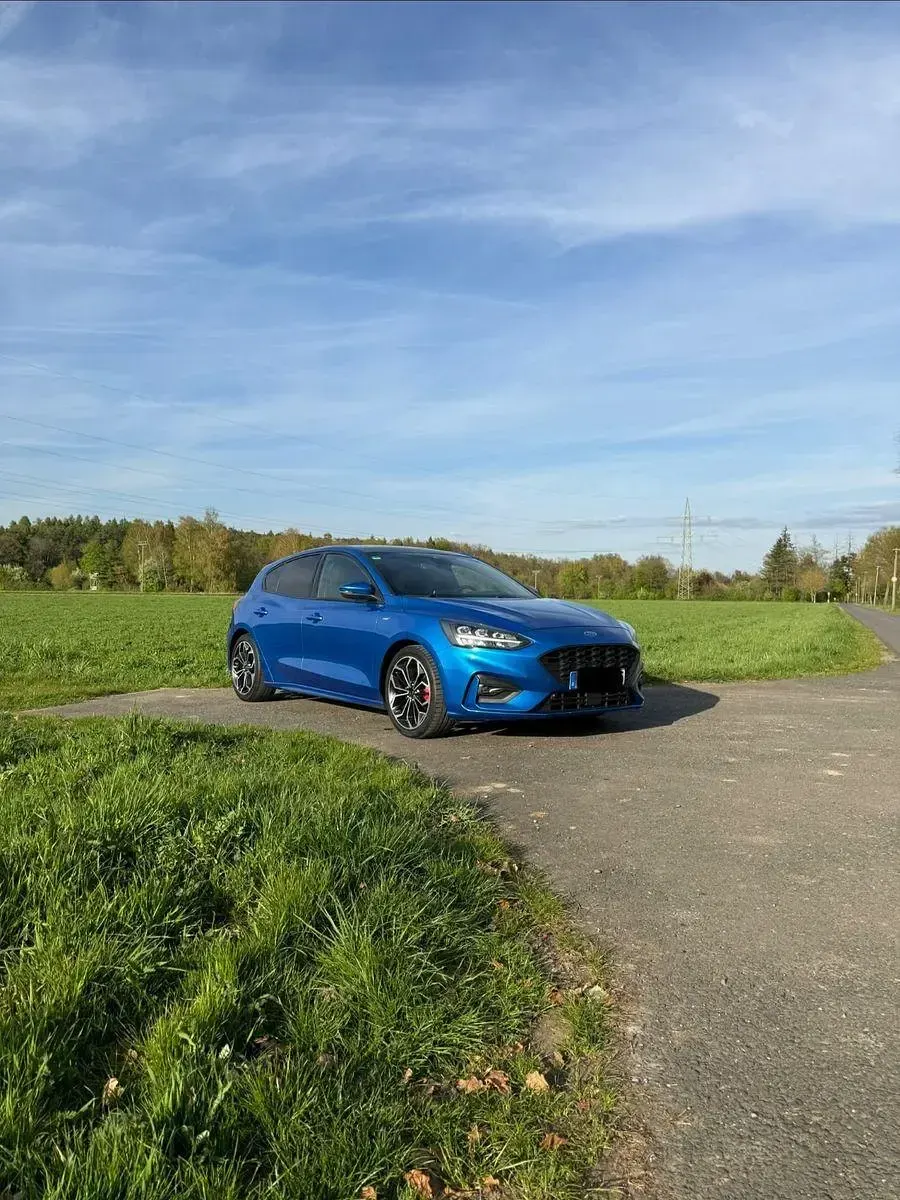 Usado Ford Focus ST-Line 120 CV (88 kW) 2018 Azul Berlina
