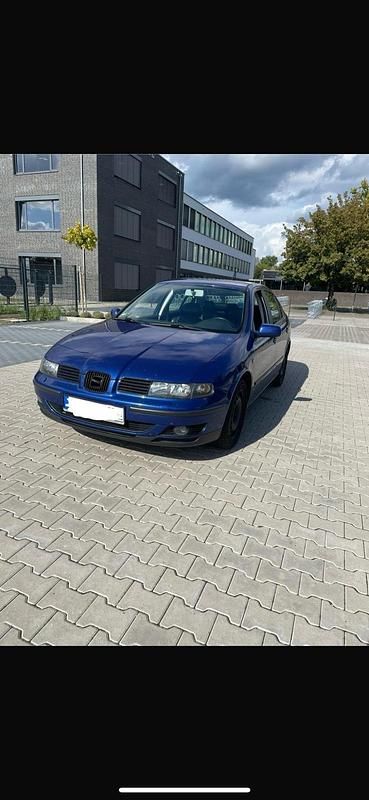 Blau Gebraucht 2000 Seat Toledo Limousine | 4.000 € - Bild 1/4