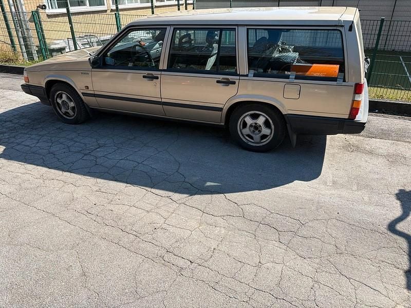 Gebraucht Volvo 745 165 PS (121 kW) 1990 Gold Kombi