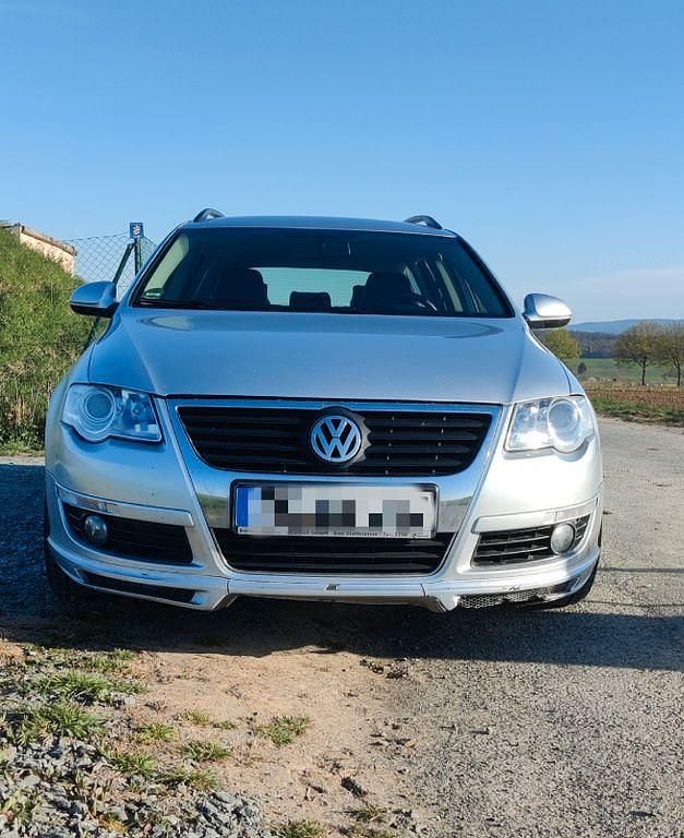 Grau Gebraucht 2008 VW Passat Comfortline Kombi | 3.100 € (Fairer Preis) - Bild 1/4