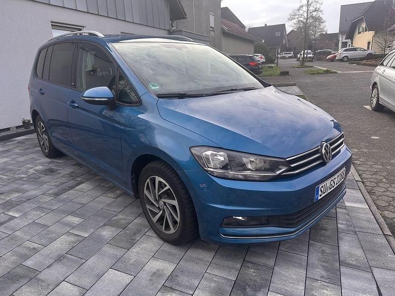 Gebraucht VW Touran Sound 110 PS (80 kW) 2018 Blau Van / Kleinbus