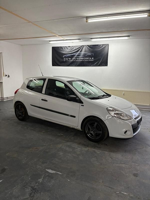 Gebraucht Renault Clio IV 75 PS (55 kW) 2012 Weiß Kleinwagen