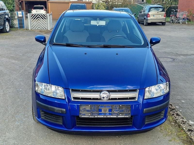 Gebraucht Fiat Stilo 104 PS (76 kW) 2006 Blau Kleinwagen