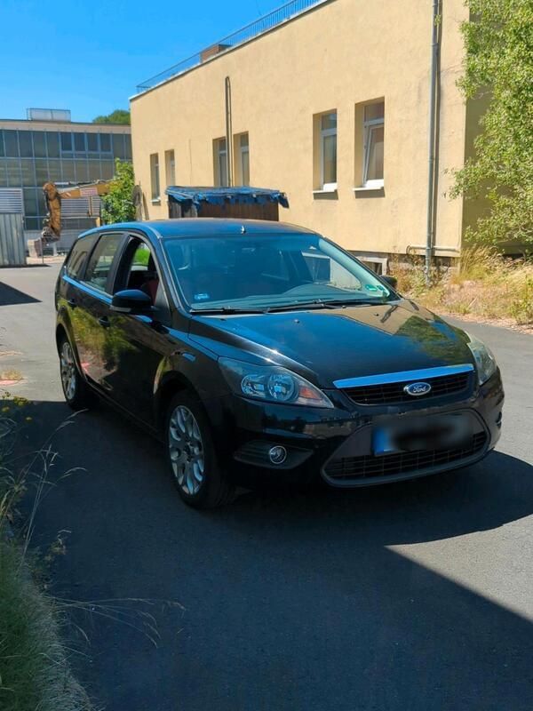 Schwarz Gebraucht 2009 Ford Focus Kombi | 1.950 € (Fairer Preis) - Bild 1/4