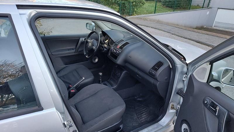 Gebraucht VW Polo 60 PS (44 kW) 2001 Silber Kleinwagen