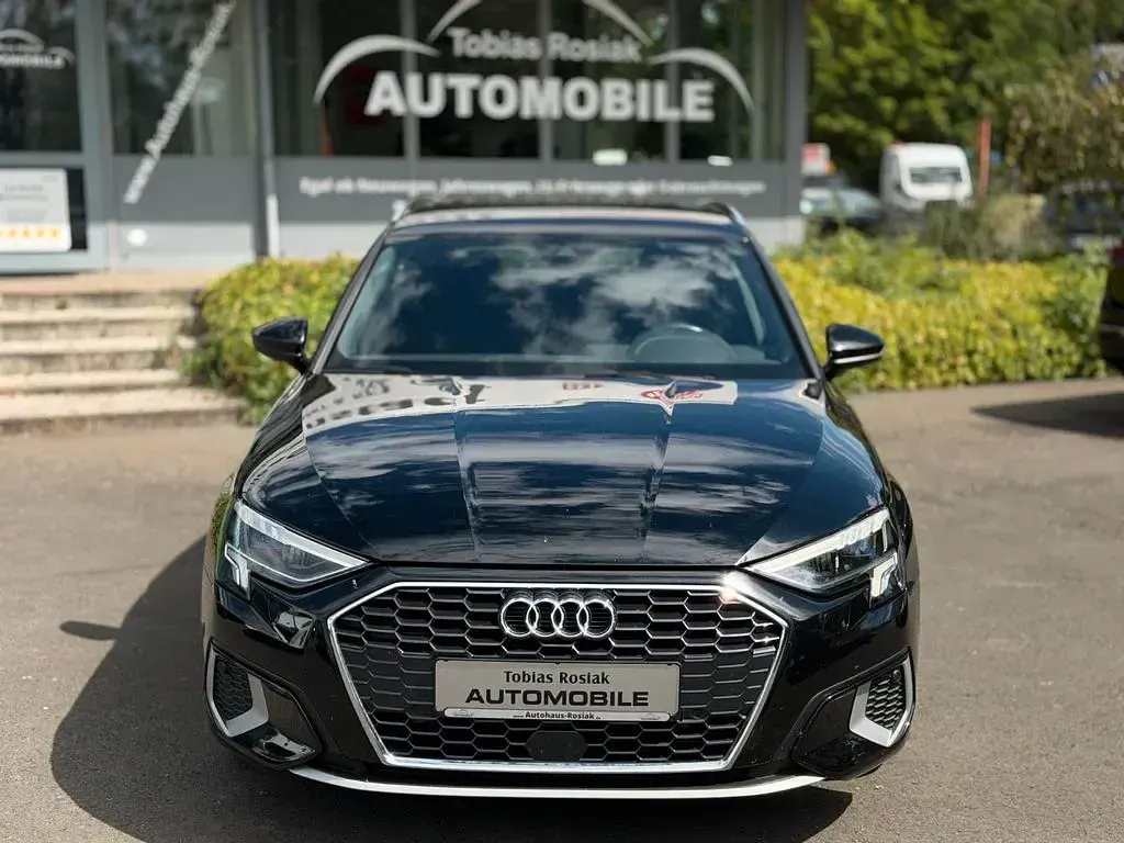 Gebraucht Audi A3 Ambiente 150 PS (110 kW) 2020 Schwarz Limousine