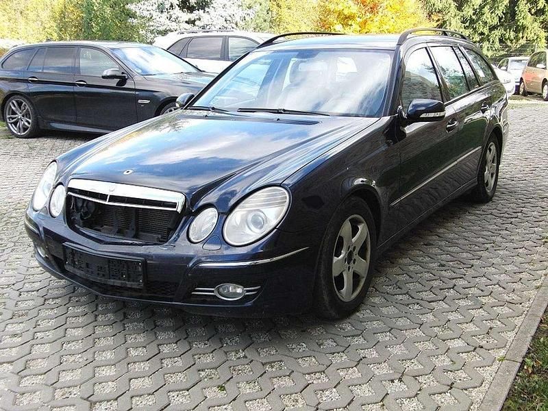 Blau Gebraucht 2007 Mercedes E320 Avantgarde Kombi | 2.900 € (Guter Preis) - Bild 1/4