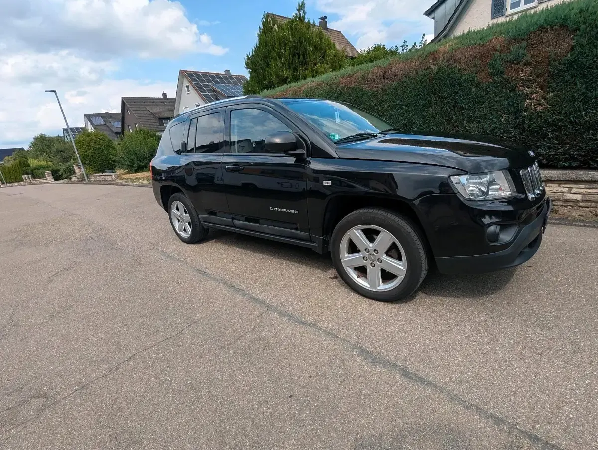 Gebraucht Jeep Compass 163 PS (119 kW) 2011 SUV