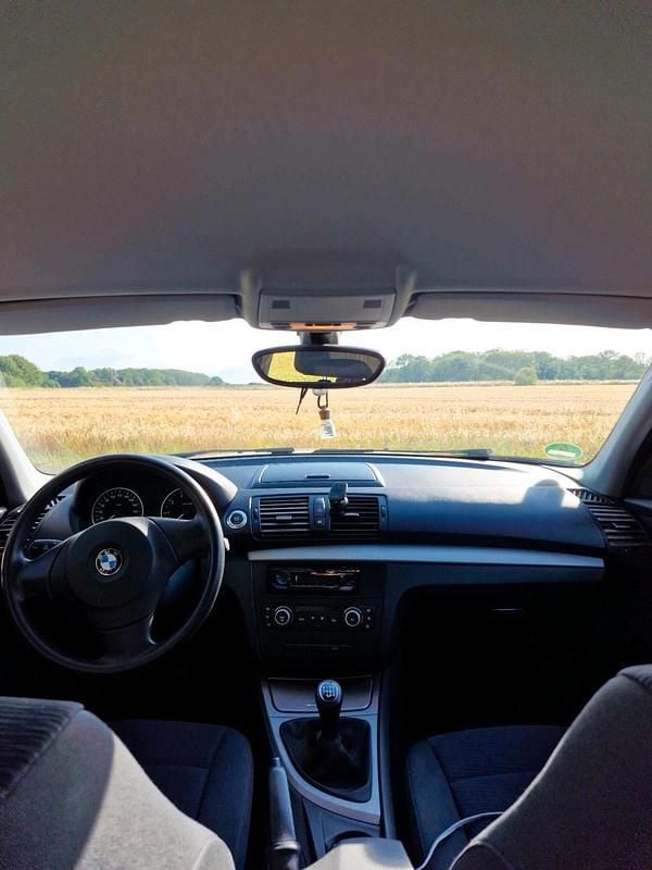 Gebraucht BMW 116 122 PS (89 kW) 2010 Schwarz Kleinwagen