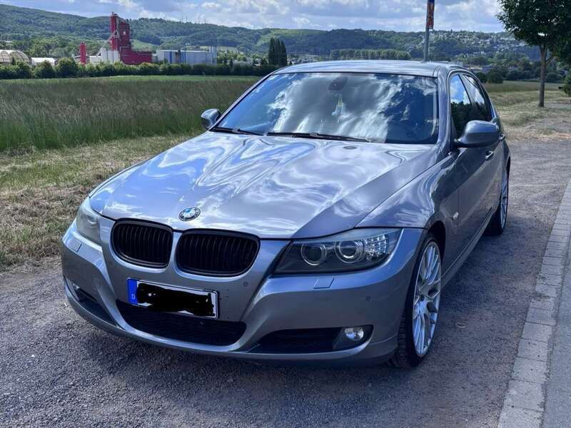 Grau Gebraucht 2009 BMW 325 Limousine | 9.900 € (Etwas zu teuer) - Bild 1/4