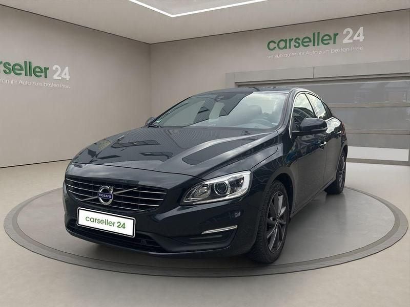 Gebraucht Volvo S60 Momentum 152 PS (111 kW) 2018 Grau Limousine