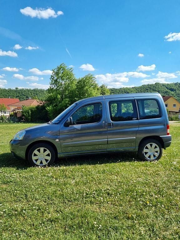 Blau Gebraucht 2006 Citroën Berlingo Van / Kleinbus | 2.699 € (Fairer Preis) - Bild 1/4