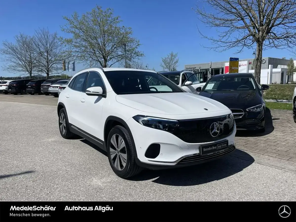 Second-hand Mercedes EQA250 Progressive 150 kW (204 CP) 2025 Alb SUV