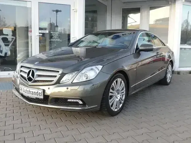 Gebraucht Mercedes E250 Avantgarde 204 PS (150 kW) 2009 Coupé