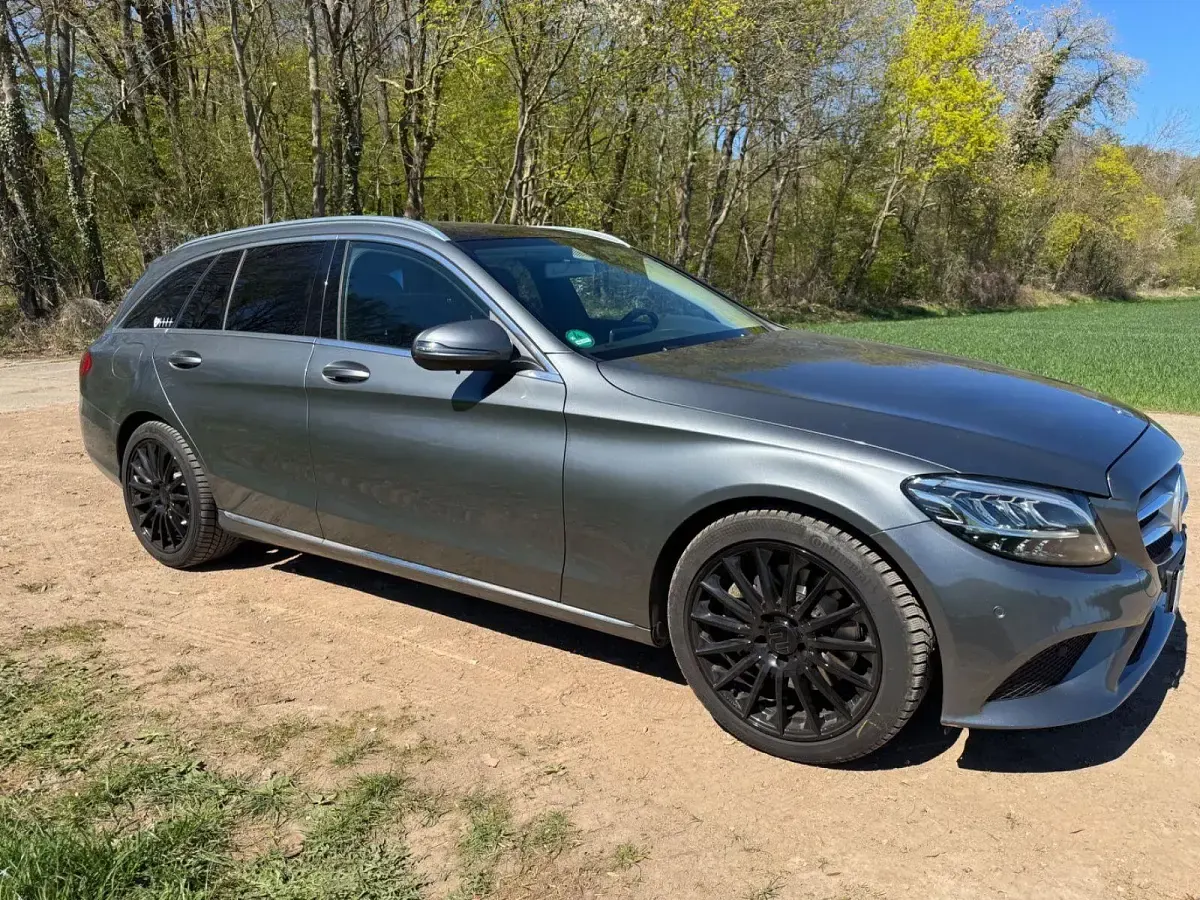 Gebraucht Mercedes C300 258 PS (189 kW) 2019 Grau Limousine