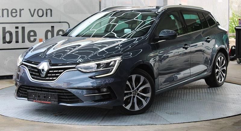 Grau Gebraucht 2021 Renault Mégane IV Limousine | 17.450 € (Fairer Preis) - Bild 1/3