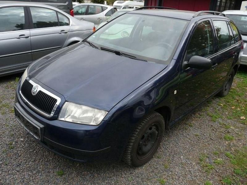 Blau Gebraucht 2002 Skoda Fabia Classic Kombi | 1.950 € (Fairer Preis) - Bild 1/4