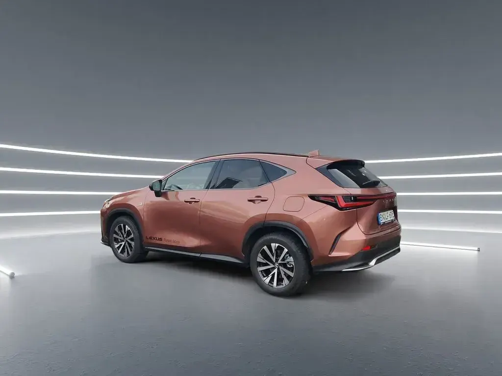 Gebraucht Lexus NX450h+ Sport Line 309 PS (227 kW) 2024 Rot SUV