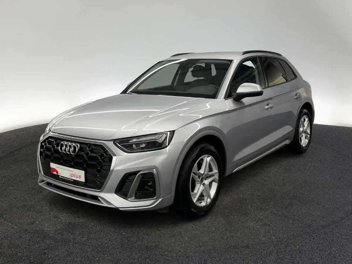 Gebraucht Audi Q5 Ambiente 163 PS (119 kW) 2022 Florettsilber metallic SUV