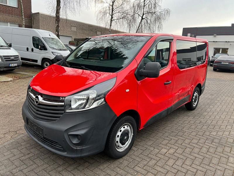 Gebraucht Opel Vivaro 90 PS (66 kW) 2016 Rot Van / Kleinbus