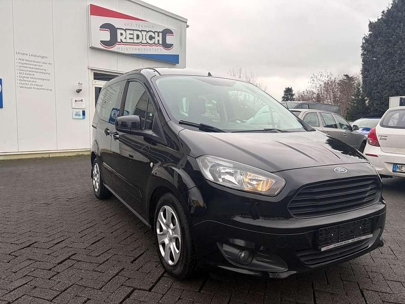 Gebraucht Ford Tourneo Courier Trend 101 PS (74 kW) 2017 Shadow black Van / Kleinbus