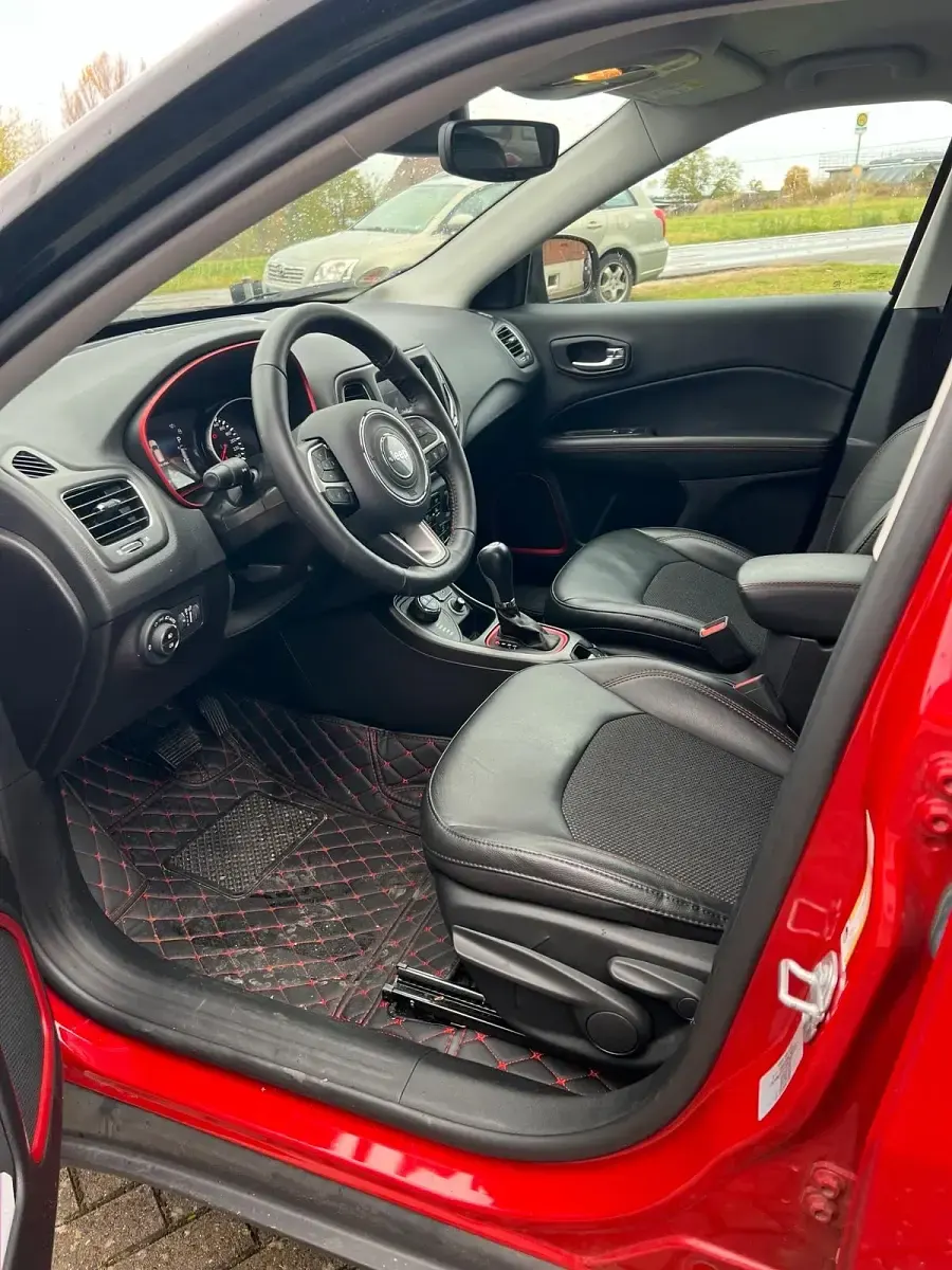 Gebraucht Jeep Compass 170 PS (125 kW) 2019 Rot SUV