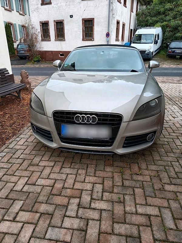 Silber Gebraucht 2010 Audi TT Roadster Cabrio | 9.750 € (Fairer Preis) - Bild 1/4