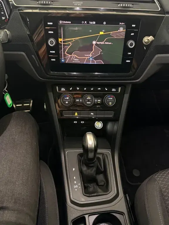Gebraucht VW Touran United 150 PS (110 kW) 2021 Schwarz Van / Kleinbus