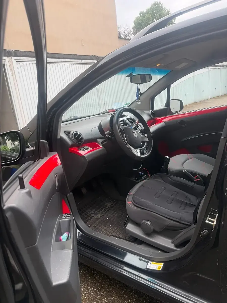 Gebraucht Chevrolet Spark 82 PS (60 kW) 2010 Schwarz Kleinwagen