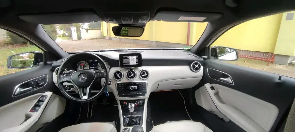 Gebraucht Mercedes A200 140 PS (102 kW) 2012 Weiß Limousine