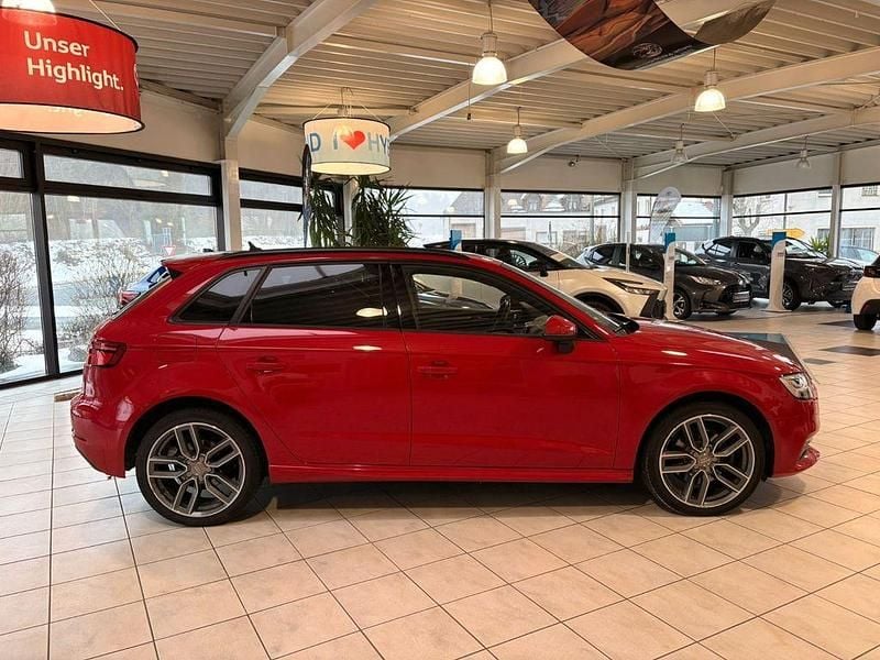 Gebraucht Audi A3 S-Line 150 PS (110 kW) 2020 Rot Limousine