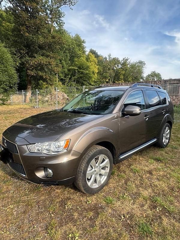 Gebraucht Mitsubishi Outlander 177 PS (130 kW) 2012 Braun SUV