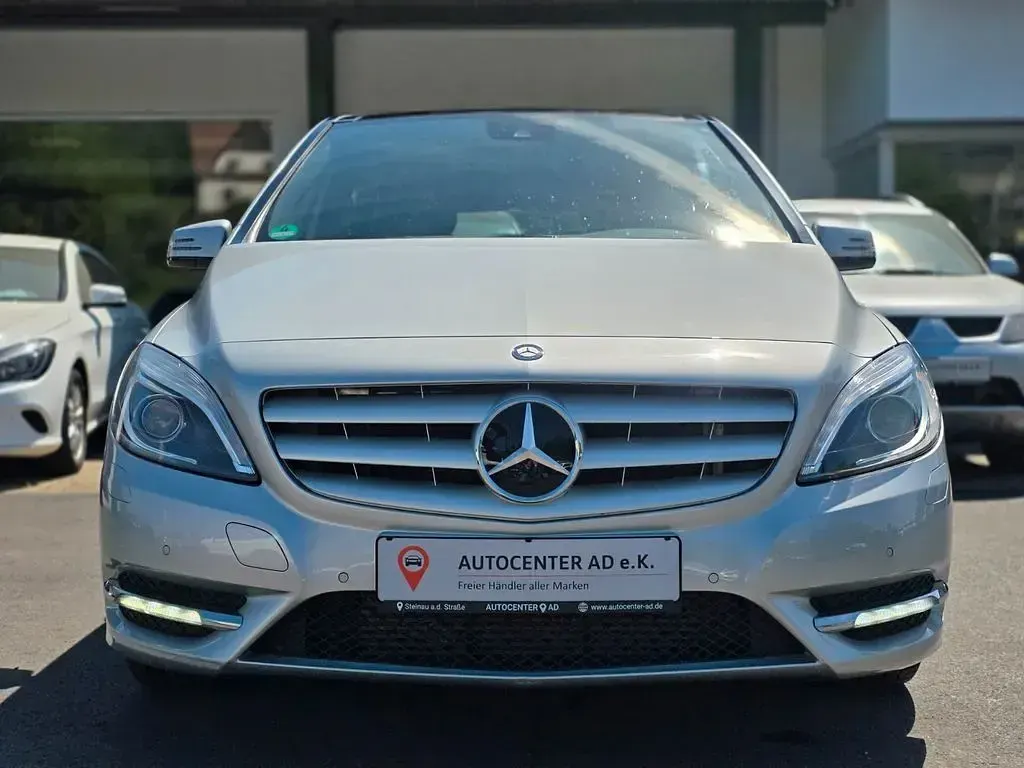 Gebraucht Mercedes B200 156 PS (114 kW) 2012 Silber Van / Kleinbus