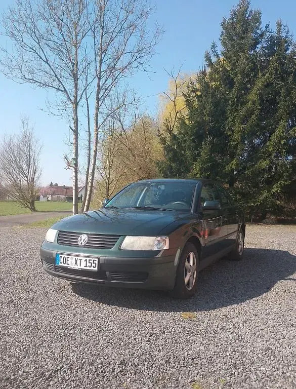Gebraucht VW Passat Basis 101 PS (74 kW) 1998 Grün Limousine