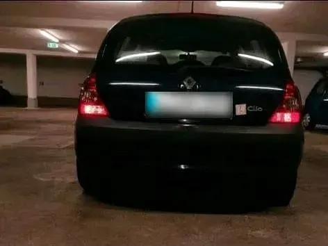 Gebraucht Renault Clio 58 PS (42 kW) 2005 Blau Kleinwagen