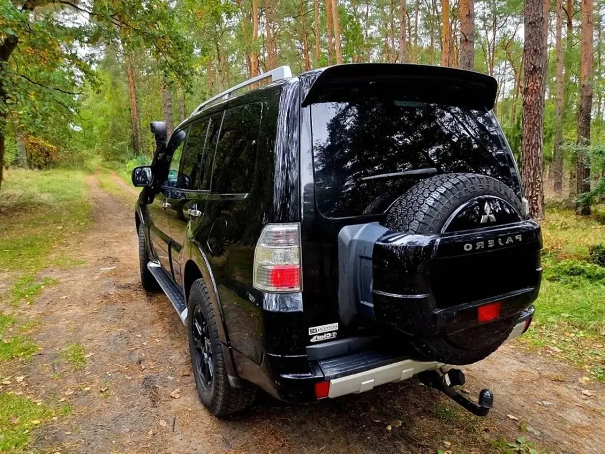 Gebraucht Mitsubishi Pajero Intense 200 PS (147 kW) 2013 Schwarz SUV