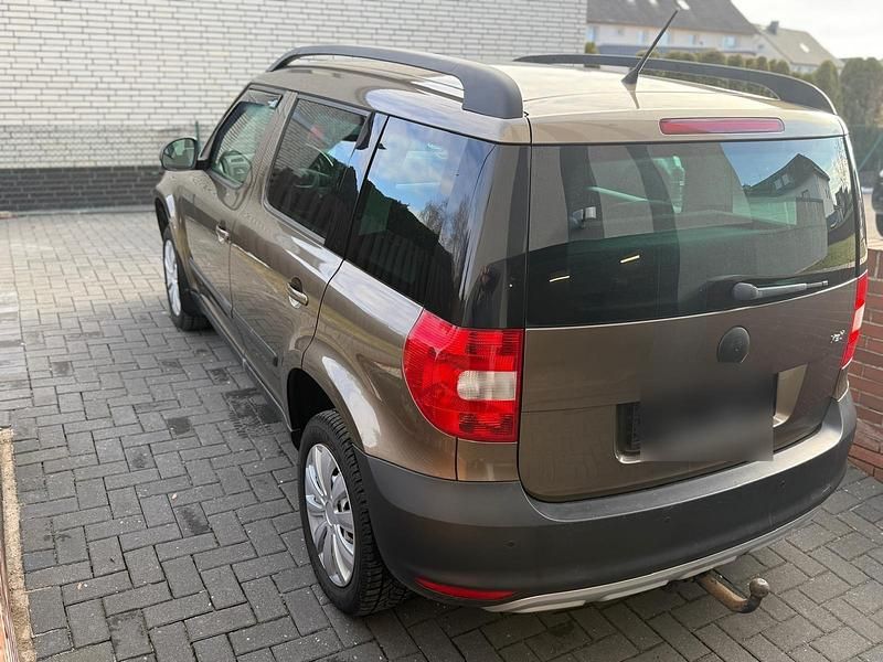 Gebraucht Skoda Yeti 105 PS (77 kW) 2011 Braun SUV